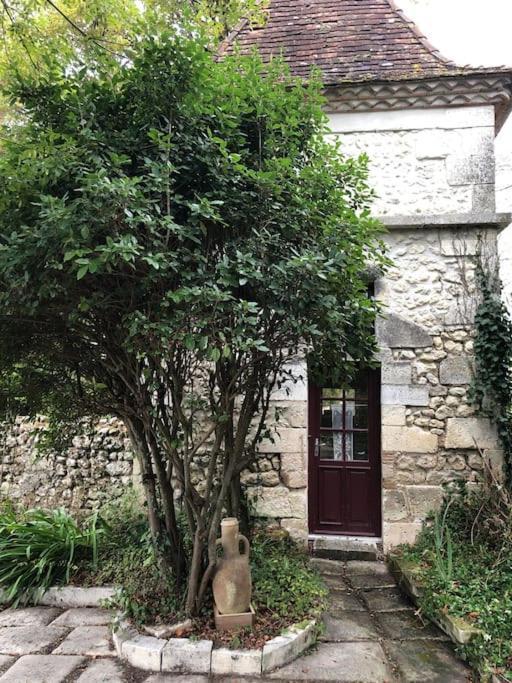 Gite De L'Edelinie Nanteuil-Auriac-de-Bourzac Exterior photo